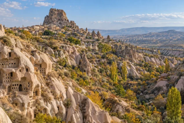 Güvercinlik Vadisi – Uçhisar ve oyuklu yamaçlar