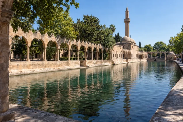 Şanlıurfa Balıklıgöl ve tarihi kent mimarisi