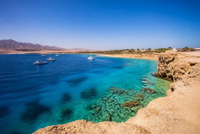 Sharm El Sheikh’in denizi, Kahire piramitleri ve İskenderiye tarihi kalıntılarını gösteren Mısır tur görünümü