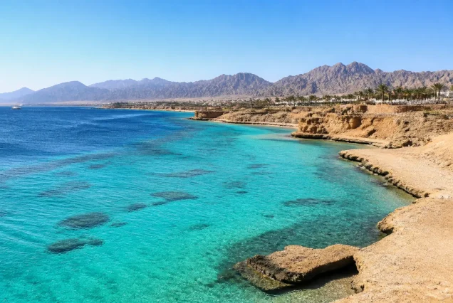 Sharm El Sheikh’in denizi, Kahire piramitleri ve İskenderiye tarihi kalıntılarını gösteren Mısır tur görünümü