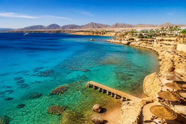 Sharm El Sheikh’in denizi, Kahire piramitleri ve İskenderiye tarihi kalıntılarını gösteren Mısır tur görünümü